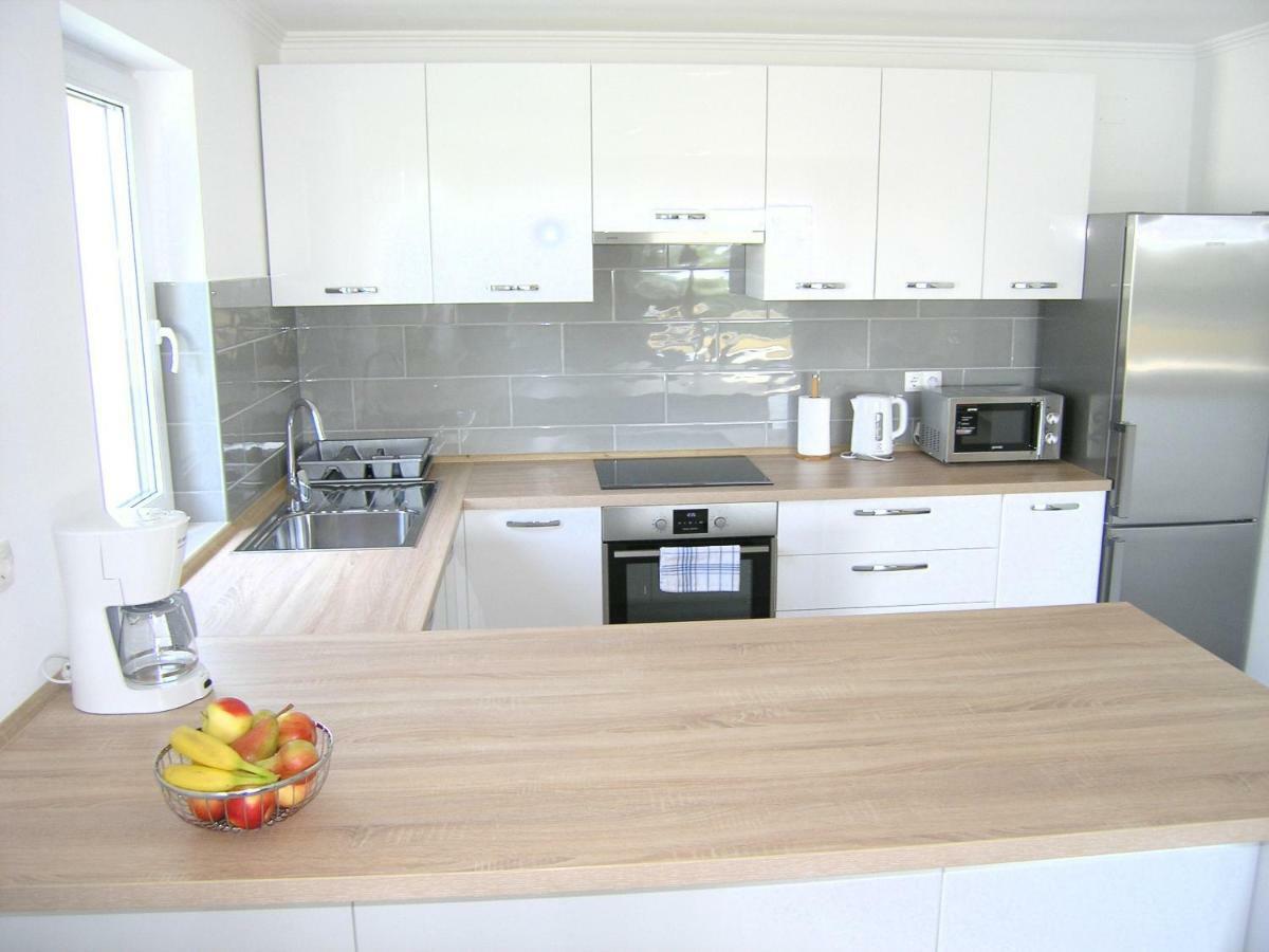 Apartmani Krajinovic クルク エクステリア 写真