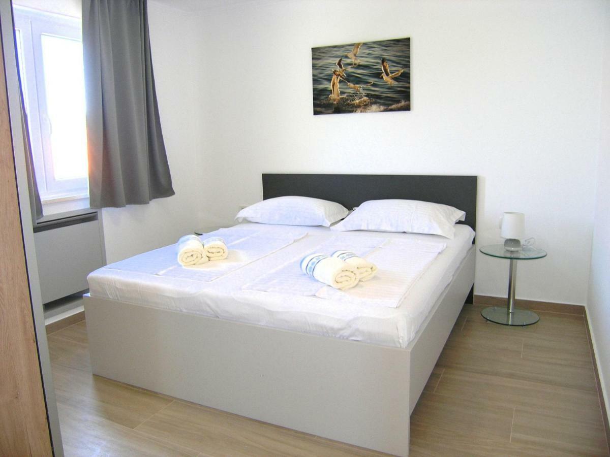 Apartmani Krajinovic クルク エクステリア 写真
